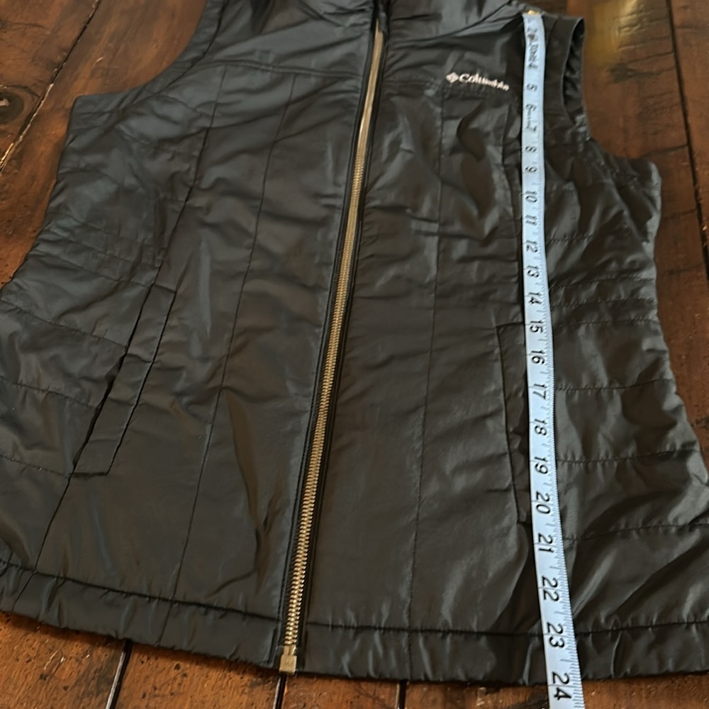 Columbia Vest - Picture 7 of 7
